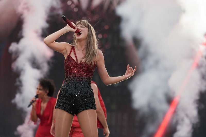 Taylor Swift — July 27 - Munich, Germany — photo 15