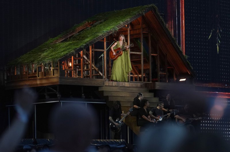 Taylor Swift — July 27 - Munich, Germany — photo 19