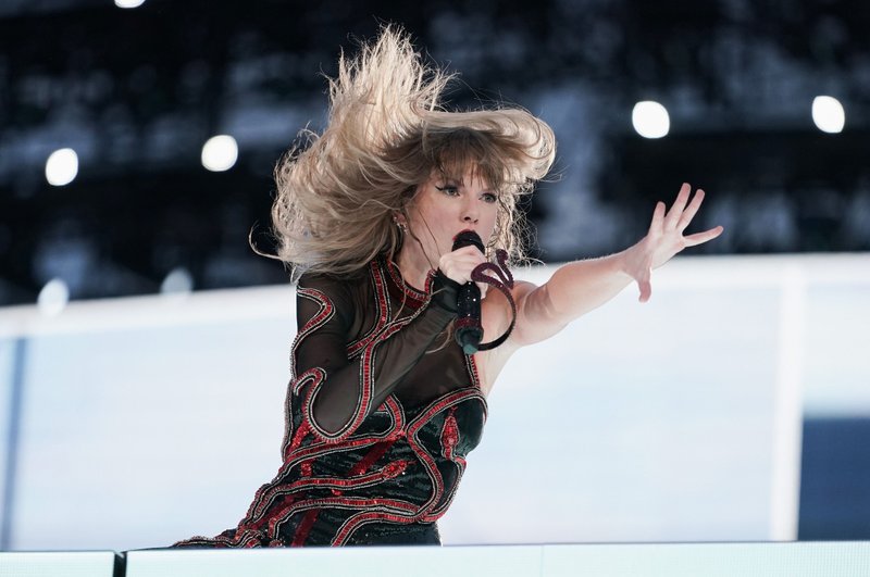 Taylor Swift — July 27 - Munich, Germany — photo 20