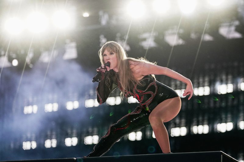 Taylor Swift — July 27 - Munich, Germany — photo 26