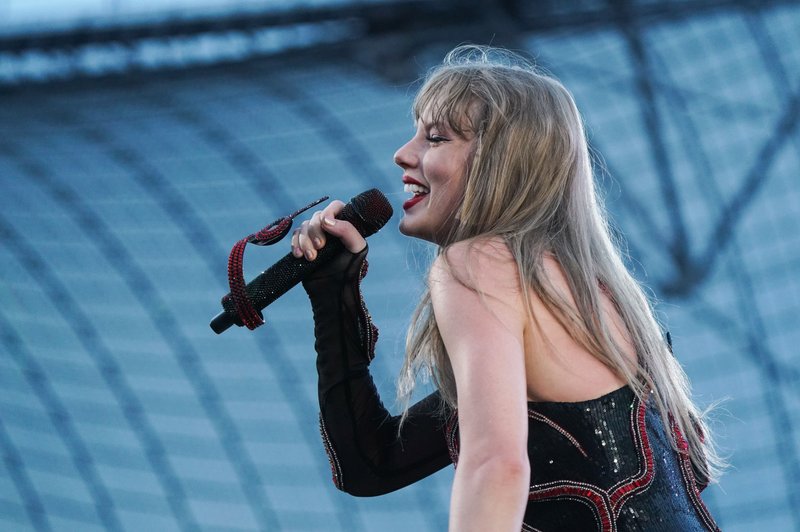 Taylor Swift — July 27 - Munich, Germany — photo 27