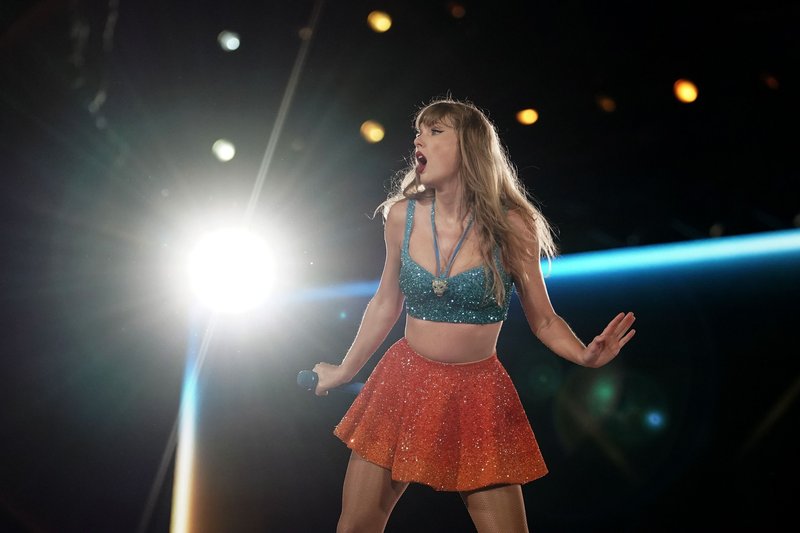 Taylor Swift — July 27 - Munich, Germany — photo 32