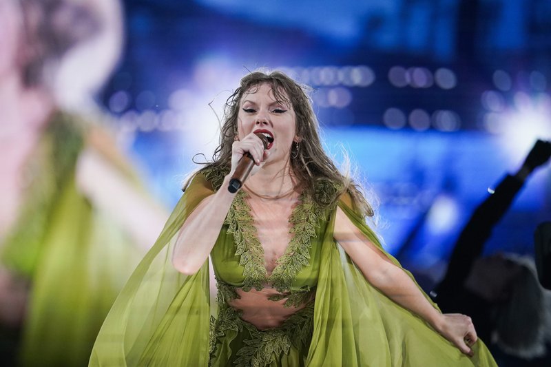 Taylor Swift — July 27 - Munich, Germany — photo 33