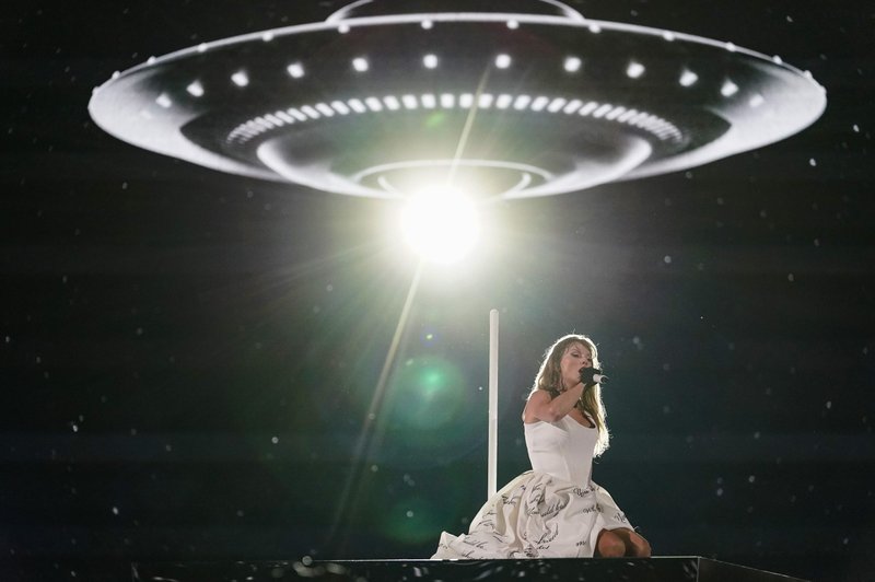 Taylor Swift — July 27 - Munich, Germany — photo 37