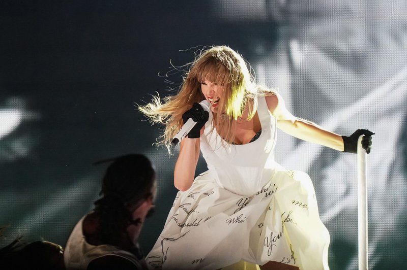 Taylor Swift — July 27 - Munich, Germany — photo 41