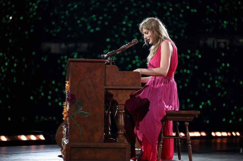 Taylor Swift — July 27 - Munich, Germany — photo 50