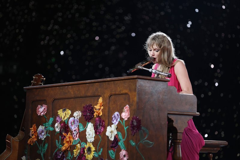 Taylor Swift — July 27 - Munich, Germany — photo 53
