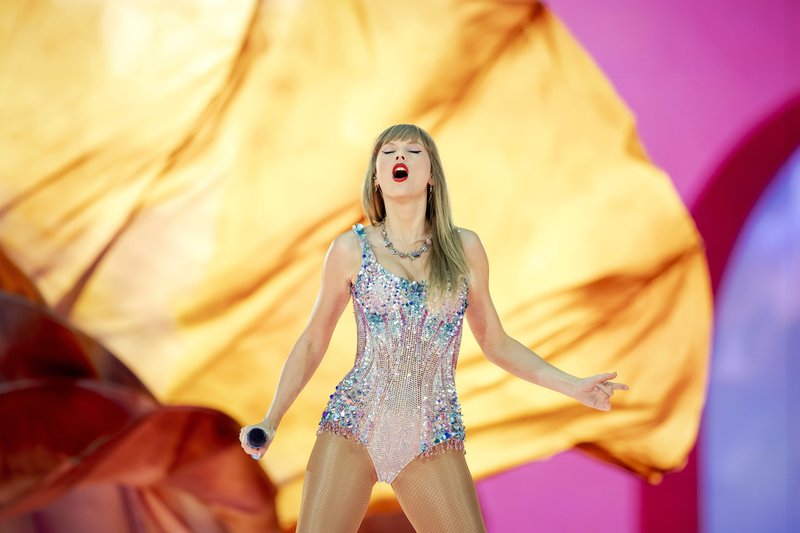 Taylor Swift — July 4 - Amsterdam, Netherlands — photo 32