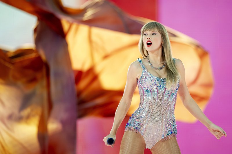 Taylor Swift — July 4 - Amsterdam, Netherlands — photo 38