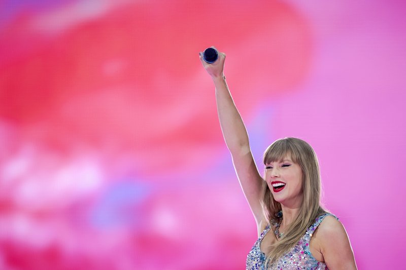 Taylor Swift — July 4 - Amsterdam, Netherlands — photo 41