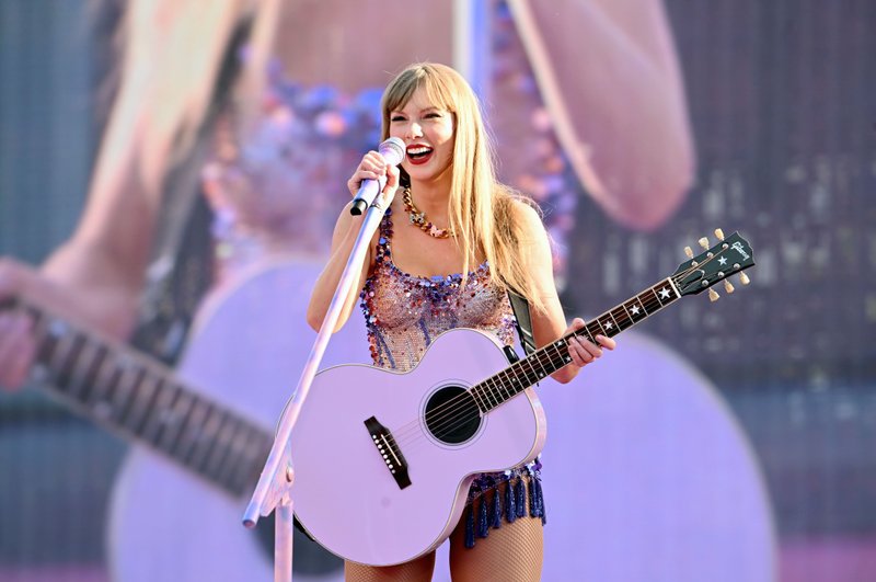 Taylor Swift — July 9 - Zürich, Switzerland — photo 3