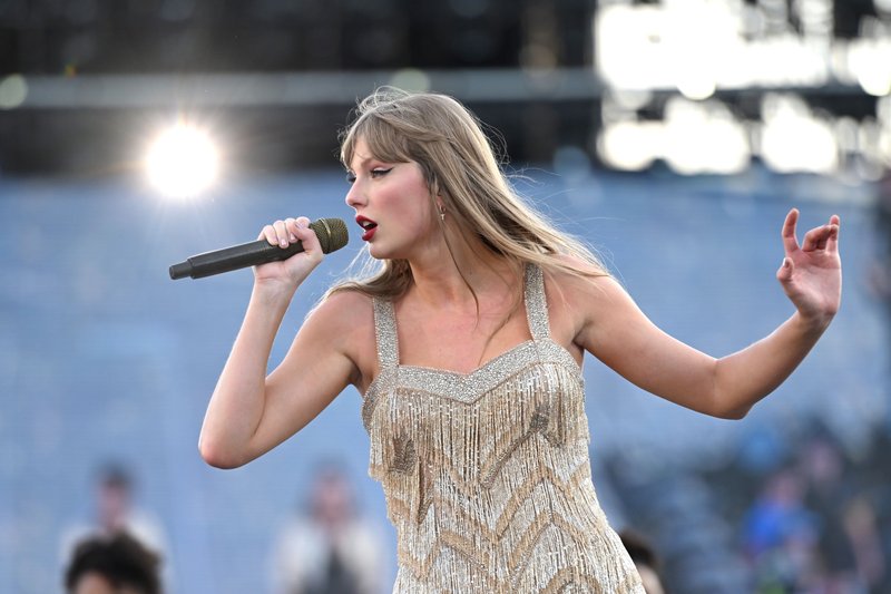 Taylor Swift — July 9 - Zürich, Switzerland — photo 10