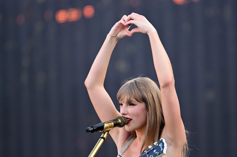 Taylor Swift — July 9 - Zürich, Switzerland — photo 15