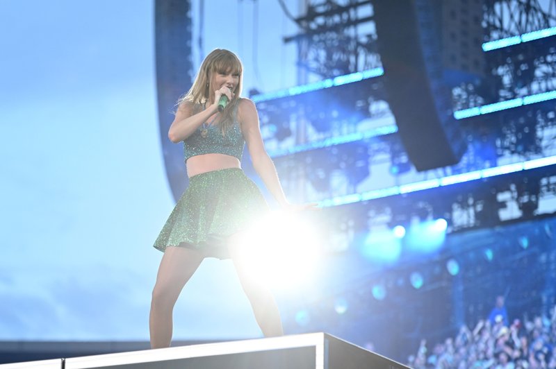 Taylor Swift — July 9 - Zürich, Switzerland — photo 18