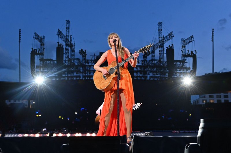 Taylor Swift — July 9 - Zürich, Switzerland — photo 27