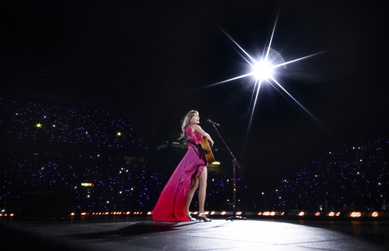 Taylor Swift — June 13 - Liverpool, England — photo 21