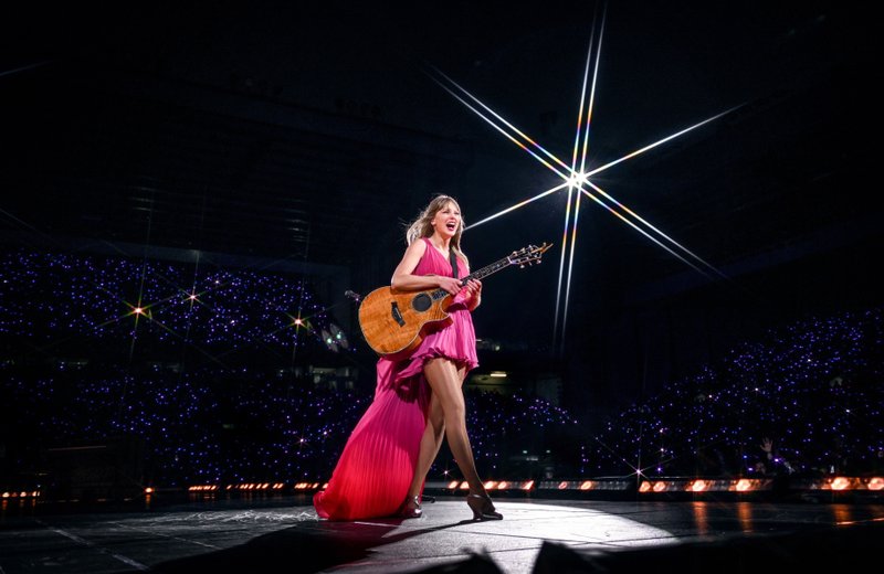 Taylor Swift — June 13 - Liverpool, England — photo 22