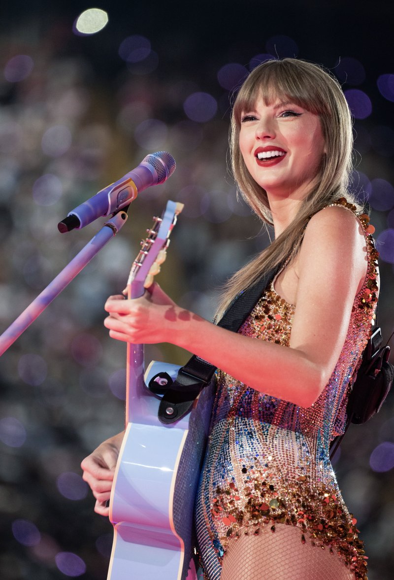 Taylor Swift — June 18 - Cardiff, Wales — photo 4