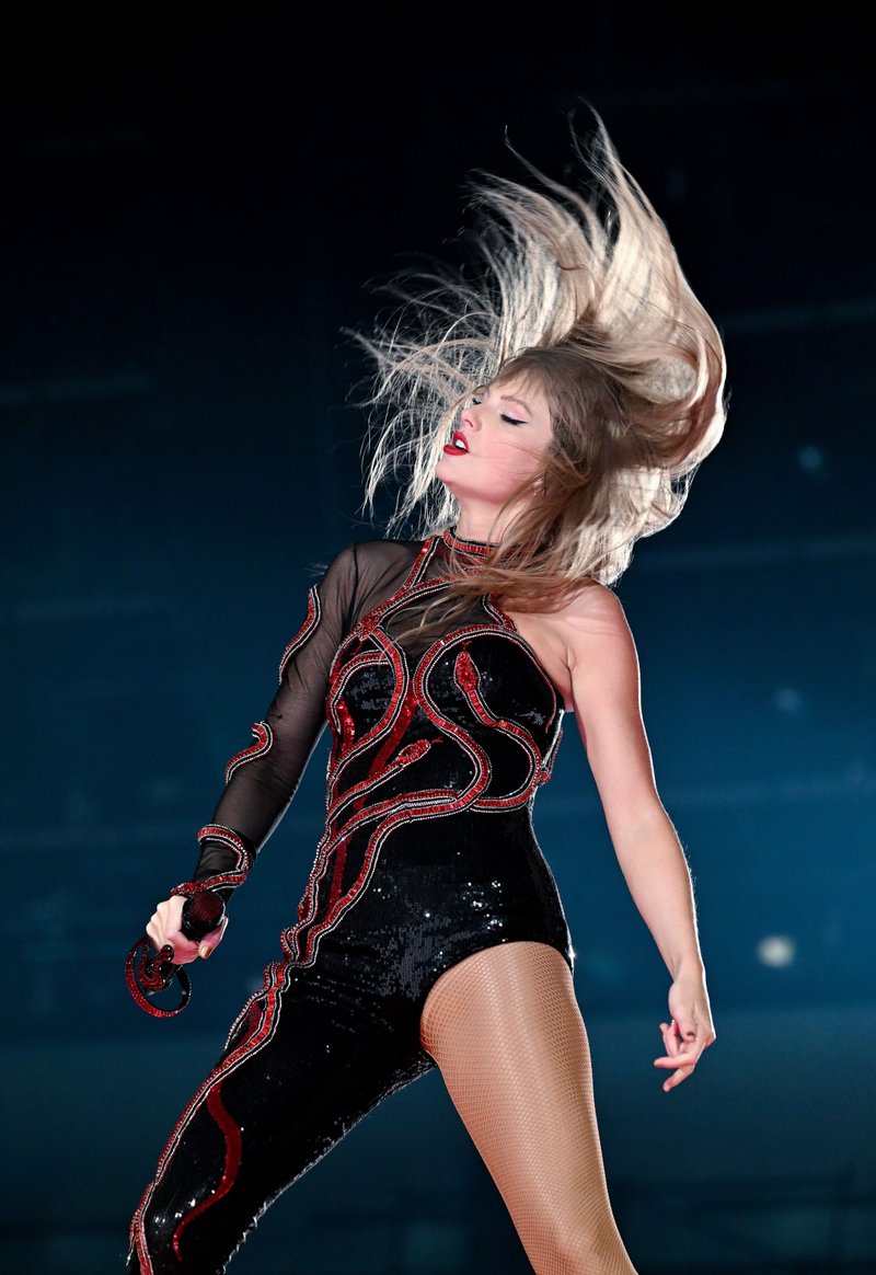 Taylor Swift — June 18 - Cardiff, Wales — photo 11
