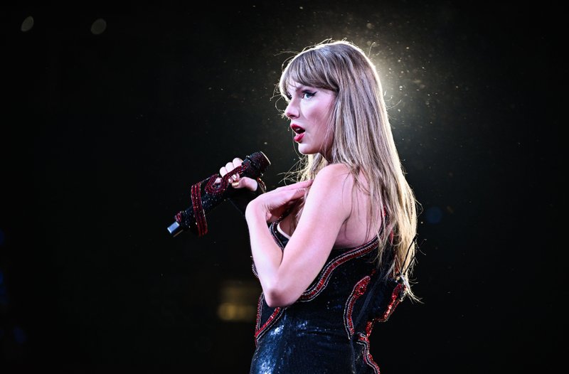 Taylor Swift — June 18 - Cardiff, Wales — photo 12