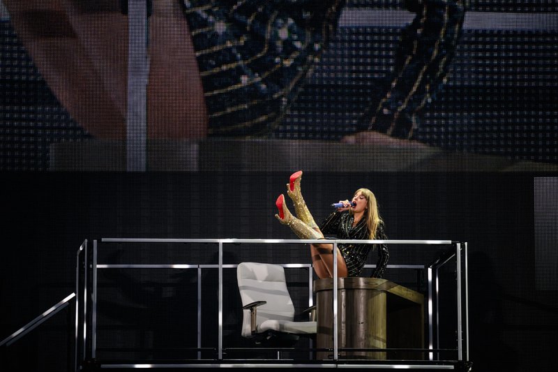 Taylor Swift — June 2 - Lyon, France — photo 4