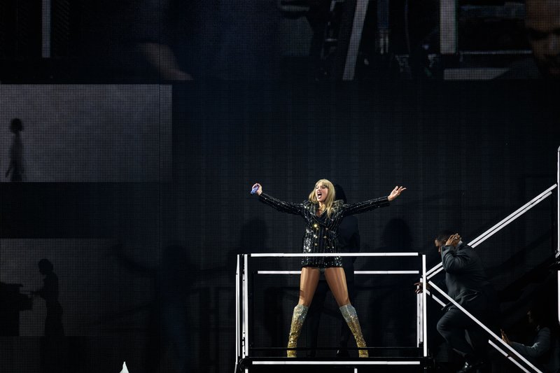 Taylor Swift — June 2 - Lyon, France — photo 8
