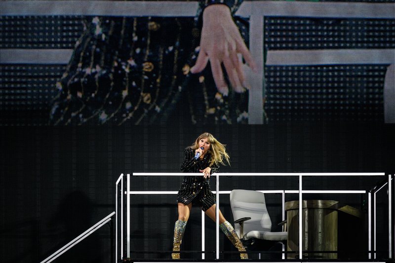 Taylor Swift — June 2 - Lyon, France — photo 13