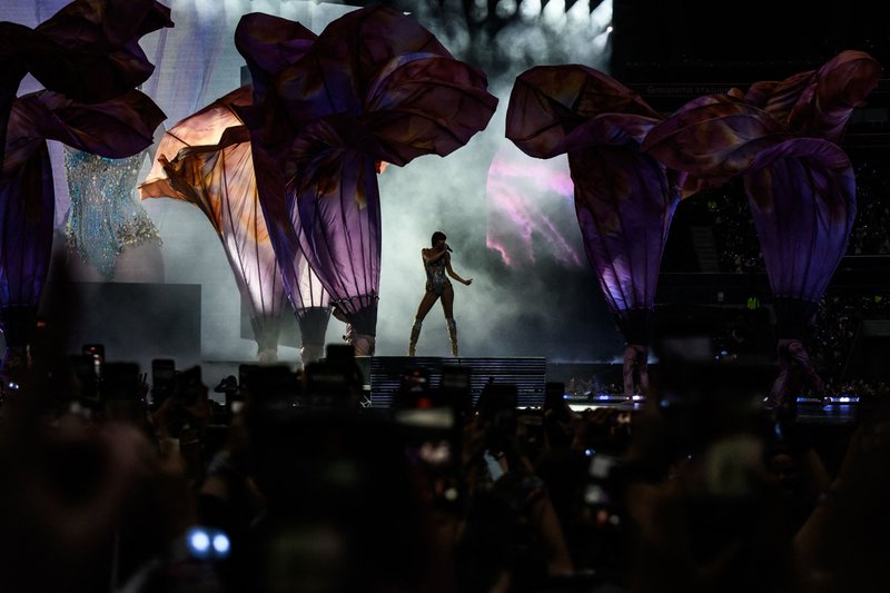 Taylor Swift — June 2 - Lyon, France — photo 24