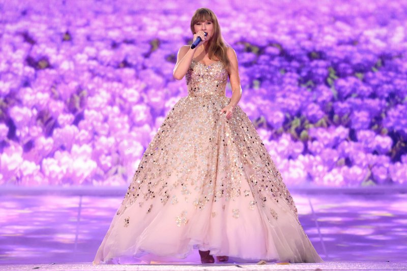Taylor Swift — June 2 - Lyon, France — photo 37