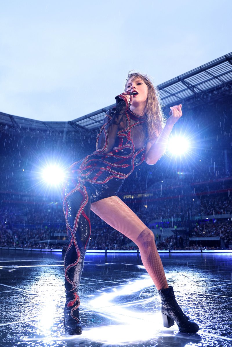 Taylor Swift — June 2 - Lyon, France — photo 39