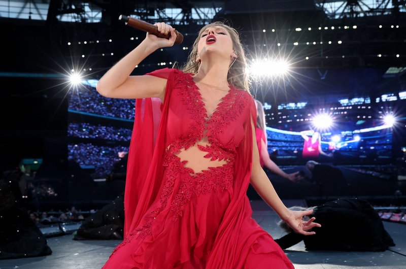 Taylor Swift — June 21 - London, England — photo 3