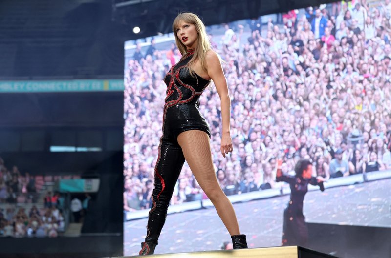 Taylor Swift — June 21 - London, England — photo 8