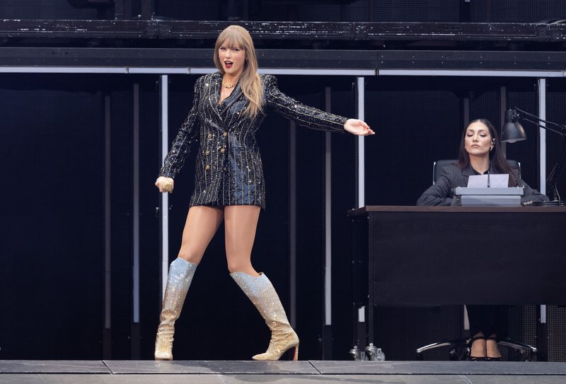 Taylor Swift — June 21 - London, England — photo 14