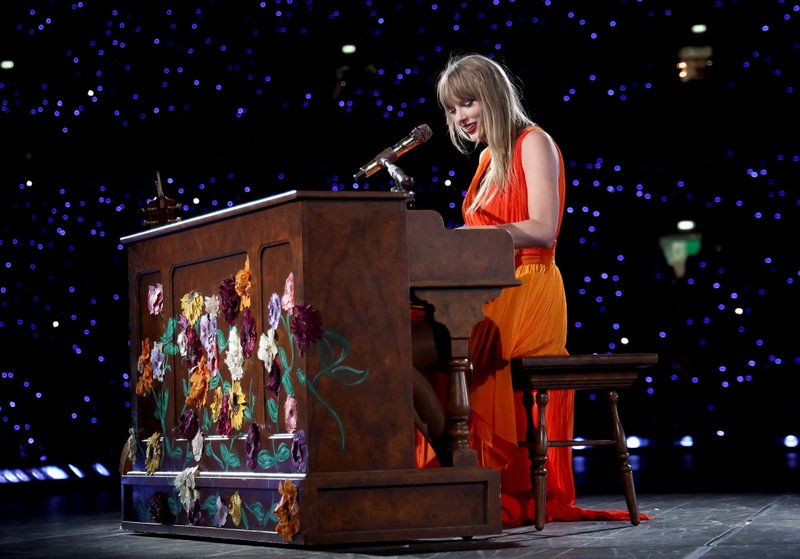 Taylor Swift — June 21 - London, England — photo 21