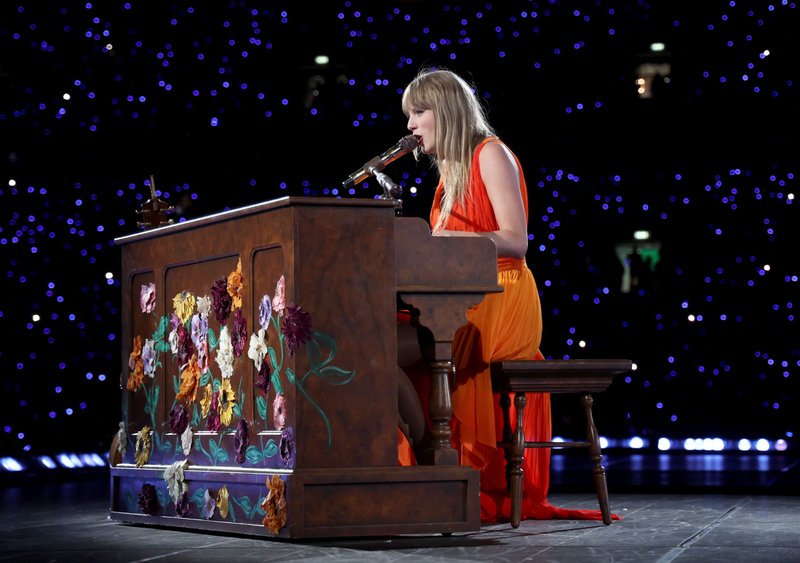 Taylor Swift — June 21 - London, England — photo 23