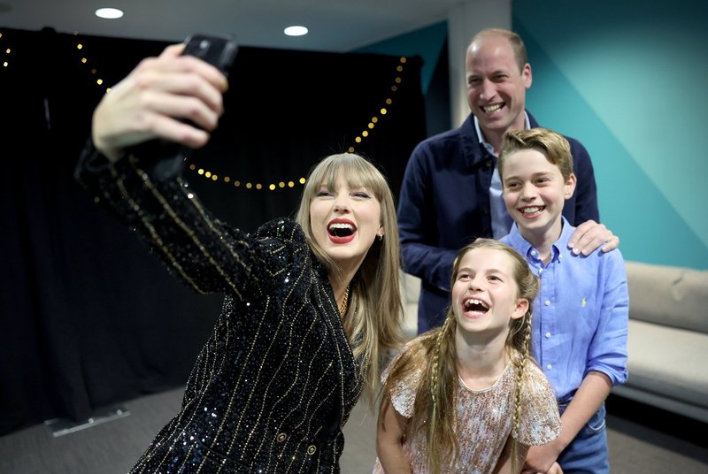 Taylor Swift — June 21 - London, England — photo 30