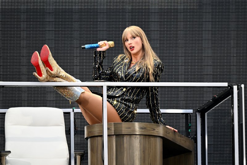 Taylor Swift — June 21 - London, England — photo 31