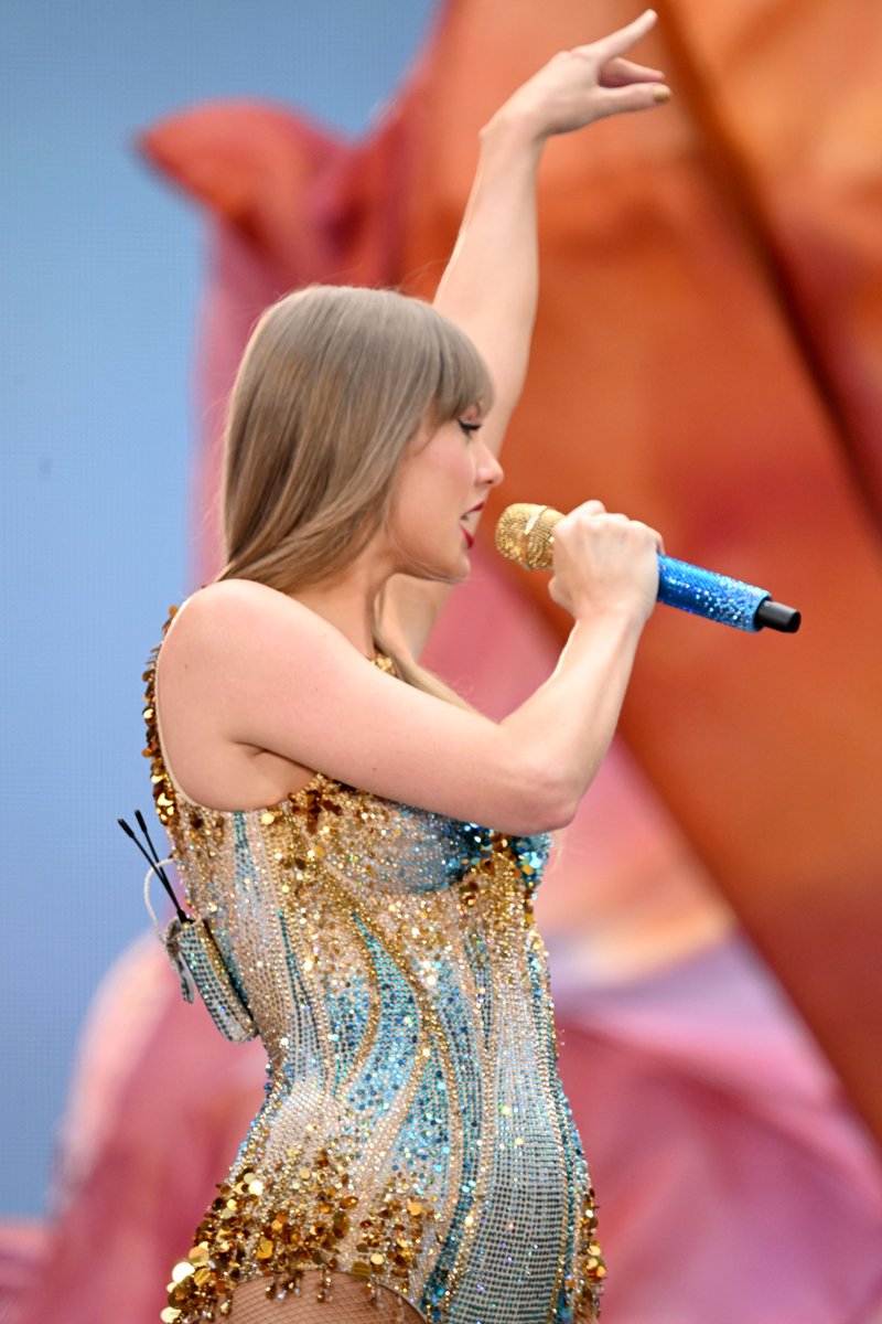 Taylor Swift — June 21 - London, England — photo 39