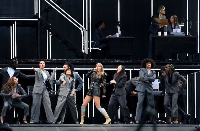 Taylor Swift — June 21 - London, England — photo 47