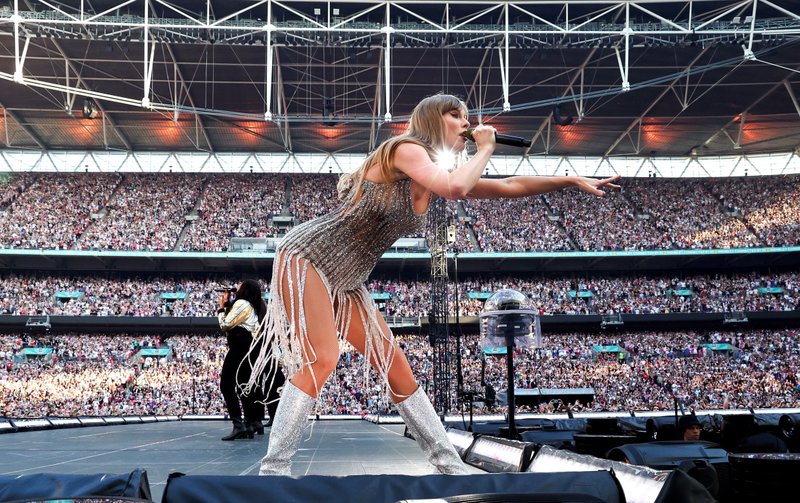 Taylor Swift — June 22 - London, England — photo 4