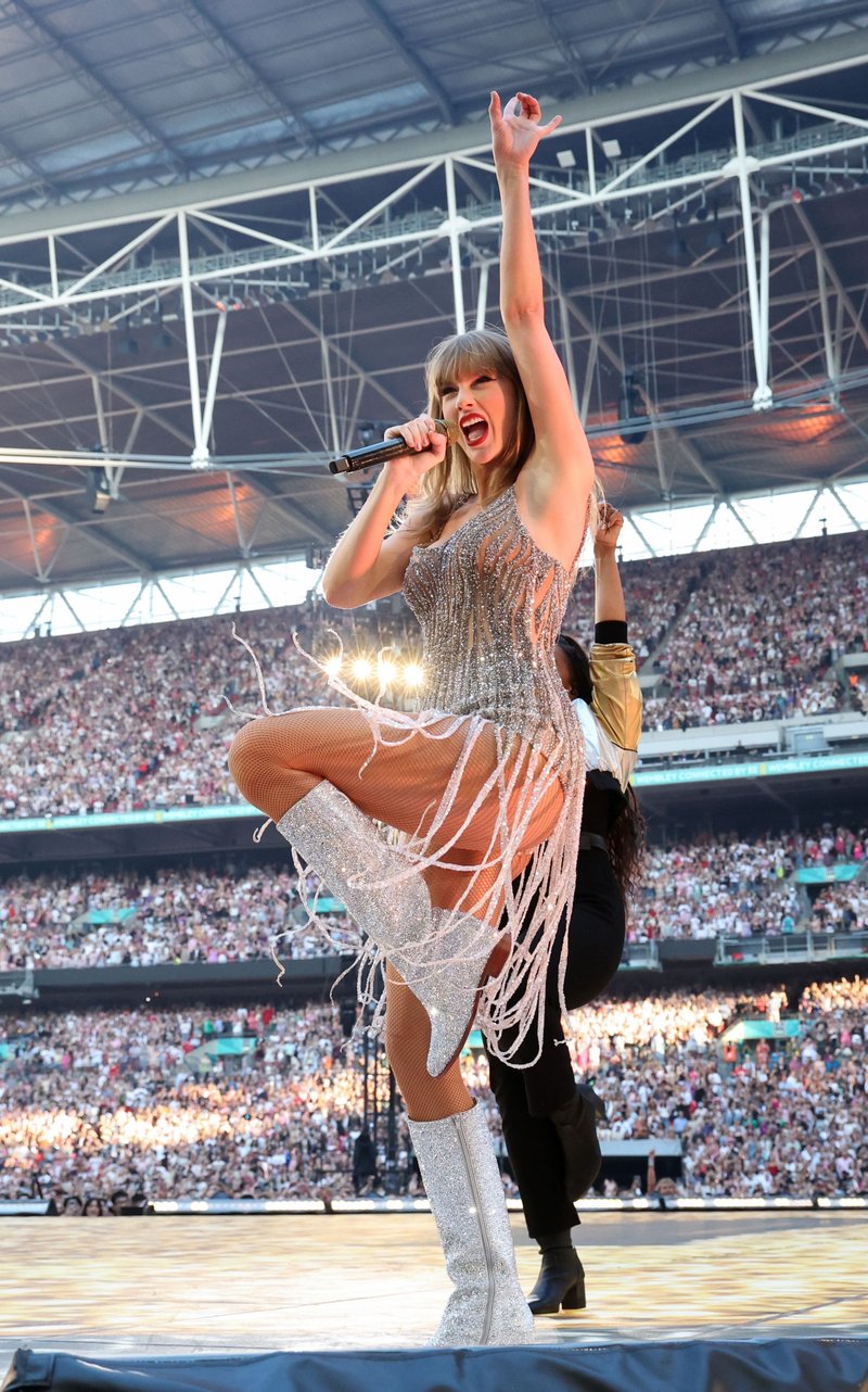 Taylor Swift — June 22 - London, England — photo 5