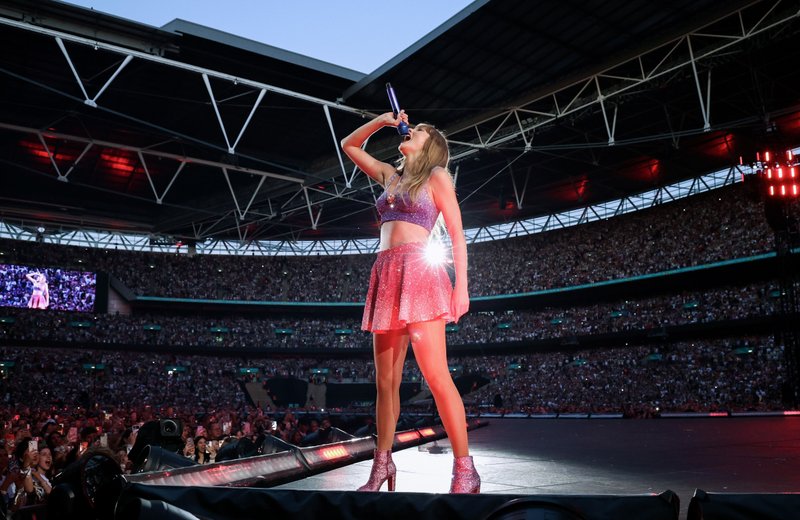 Taylor Swift — June 22 - London, England — photo 8