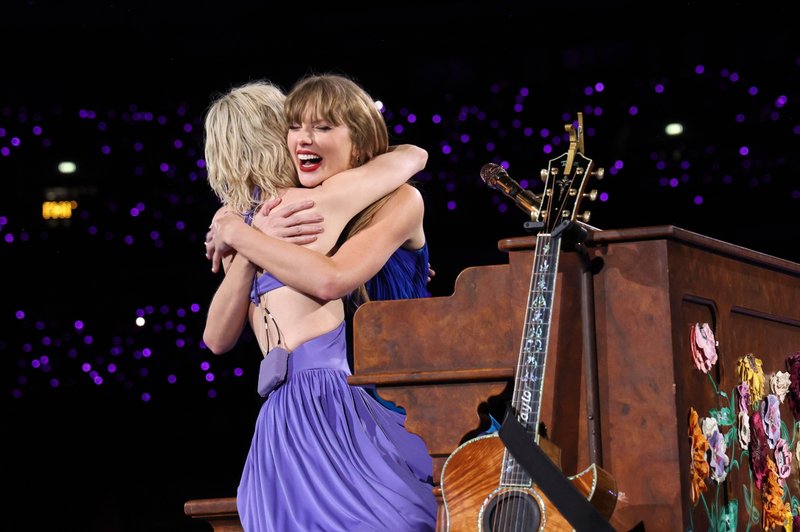 Taylor Swift — June 22 - London, England — photo 11