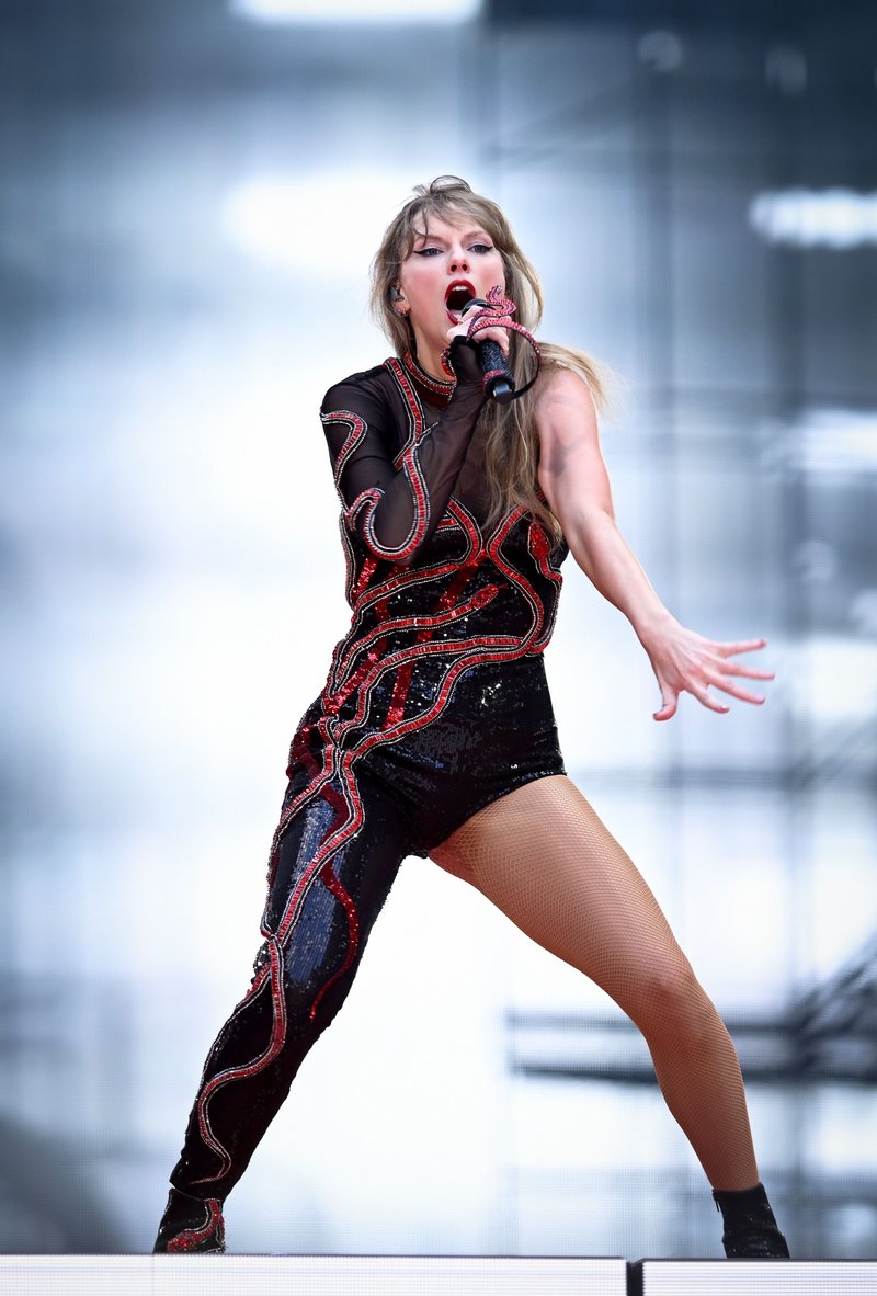 Taylor Swift — June 23 - London, England — photo 12
