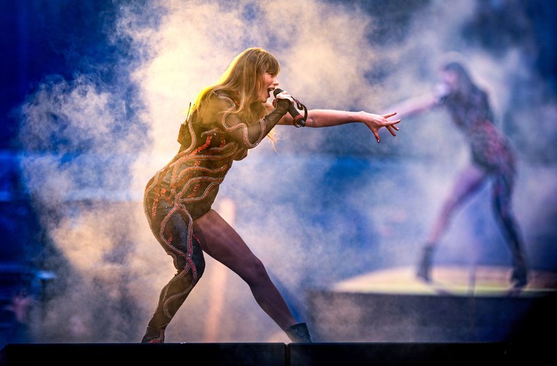 Taylor Swift — June 23 - London, England — photo 19