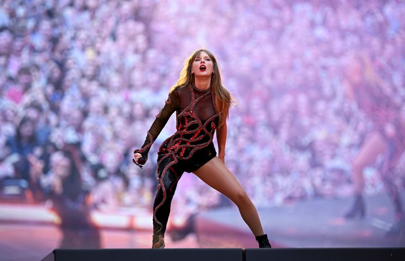 Taylor Swift — June 23 - London, England — photo 25