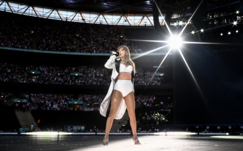 Taylor Swift — June 23 - London, England — photo 30