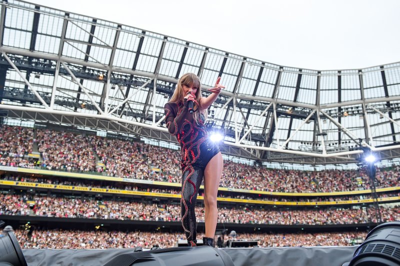 Taylor Swift — June 28 - Dublin, Ireland — photo 11