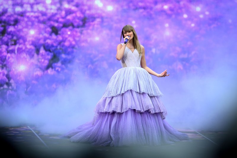 Taylor Swift — June 28 - Dublin, Ireland — photo 16