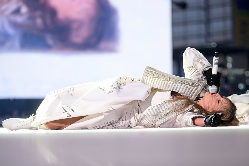 Taylor Swift — June 28 - Dublin, Ireland — photo 23